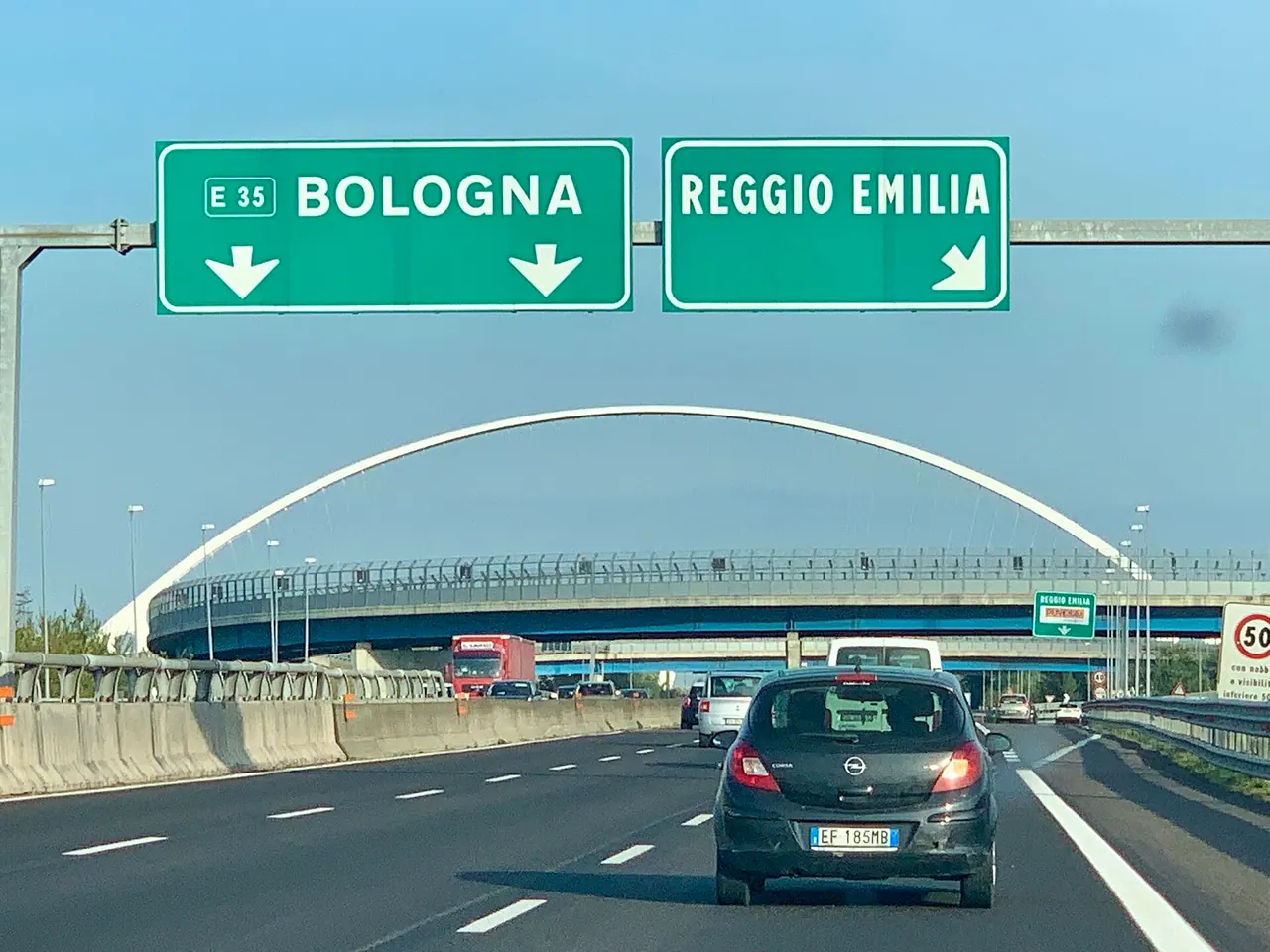 Conduire en Italie en voiture de location : ZTL, péages, essence et amendes